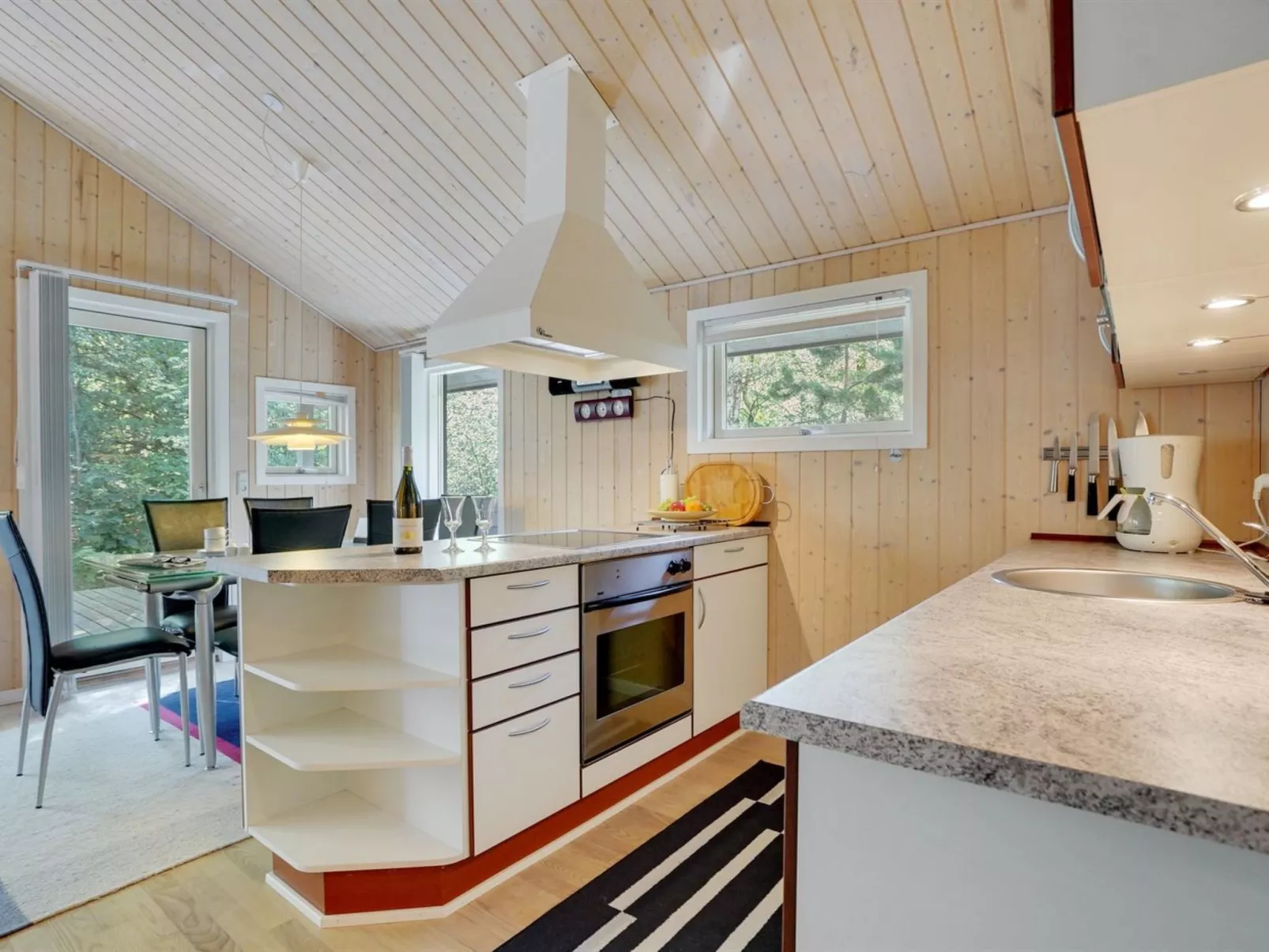 "Jussi" - 3.5km from the sea-Binnen