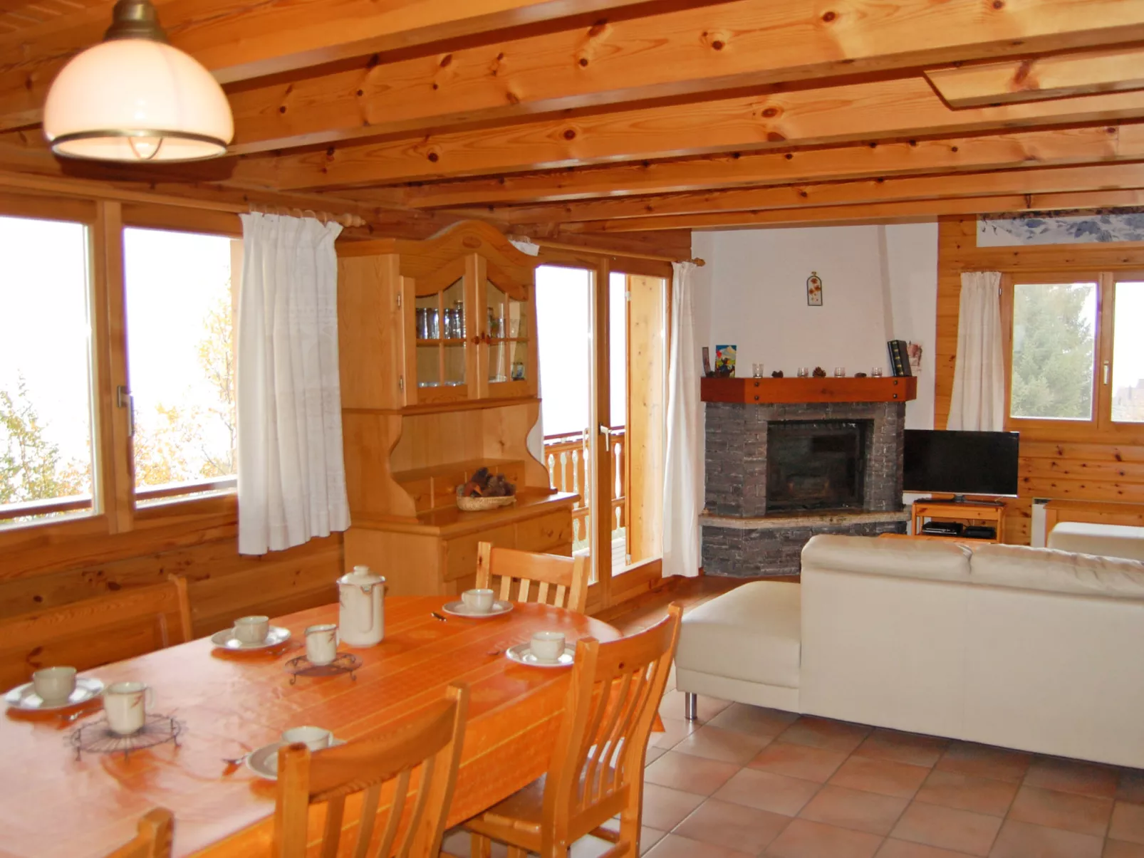 Chalet Boucaro-Binnen