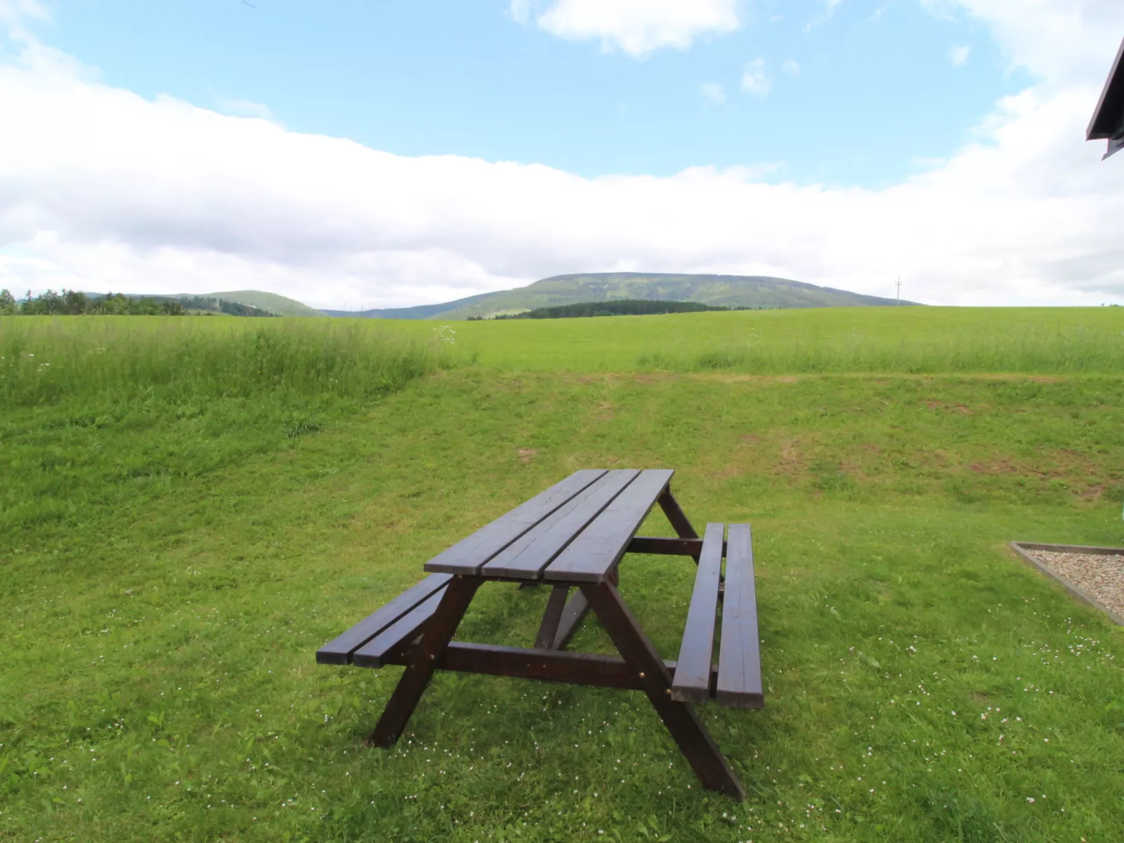 Happy Hill-Buiten