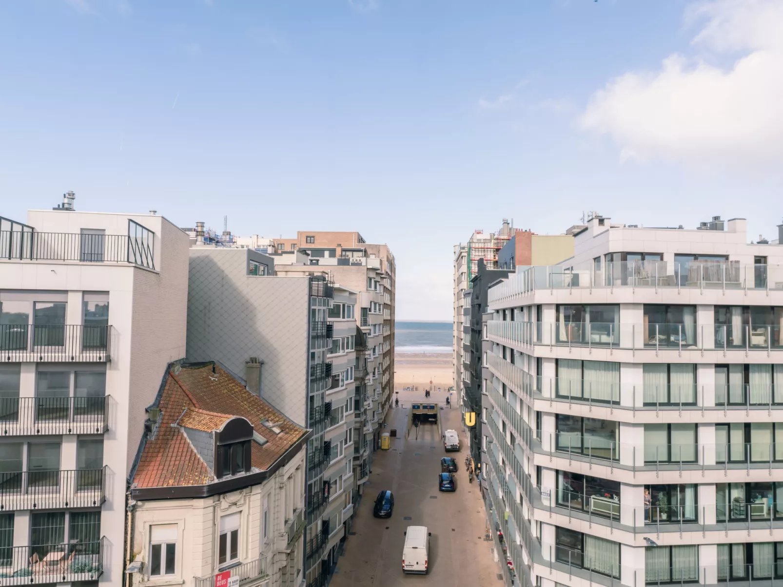 Rooftop Breeze-Buiten