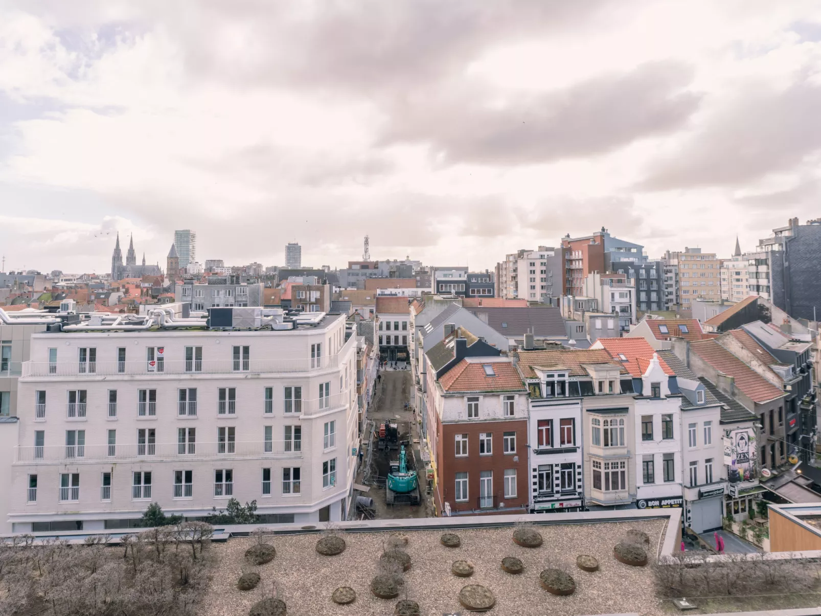 Rooftop Breeze-Buiten