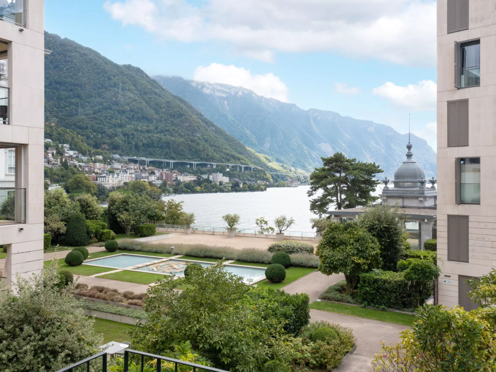 Le National Montreux-Buiten