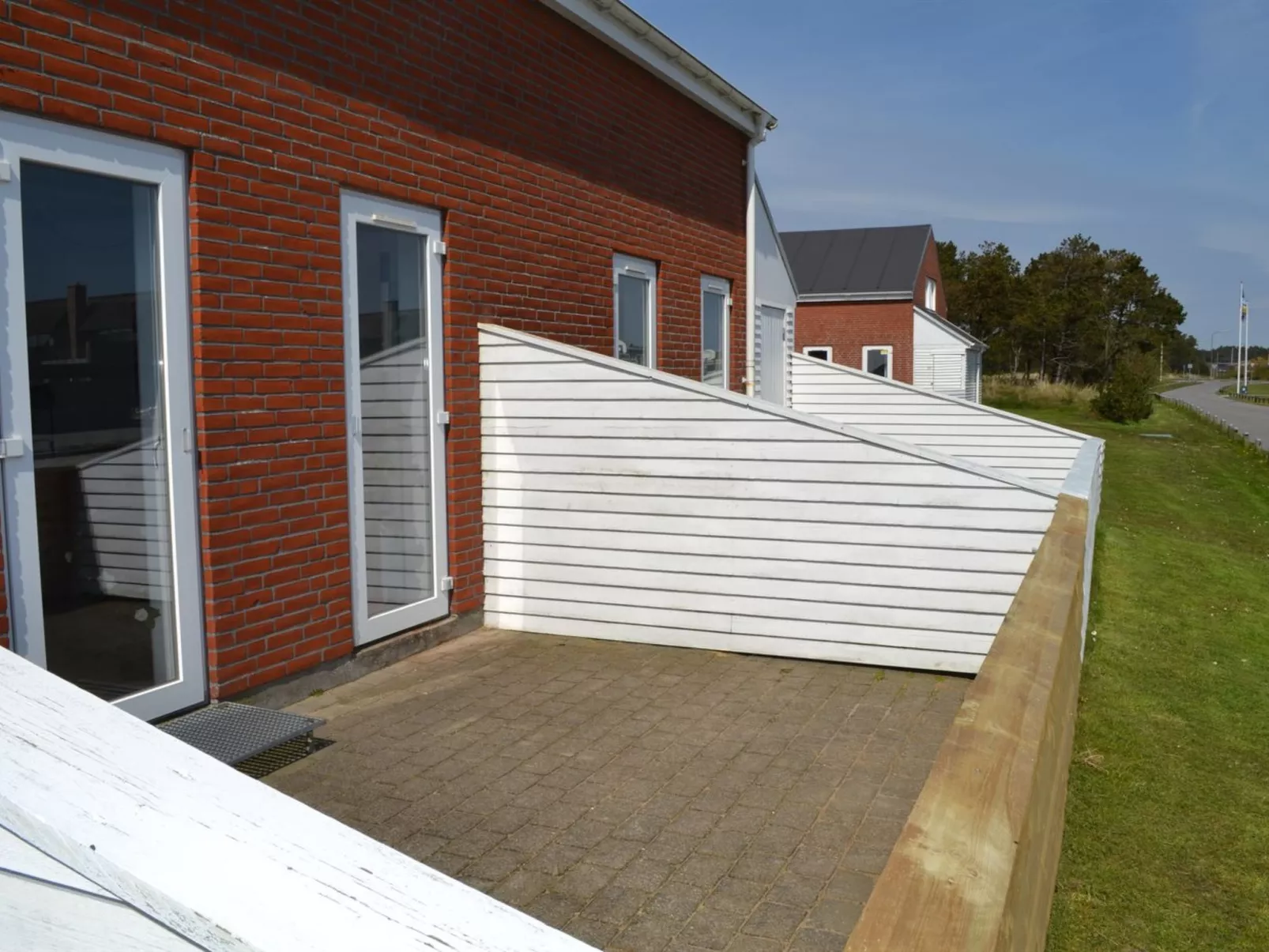 "Rebus" - 2.3km from the sea-Buiten