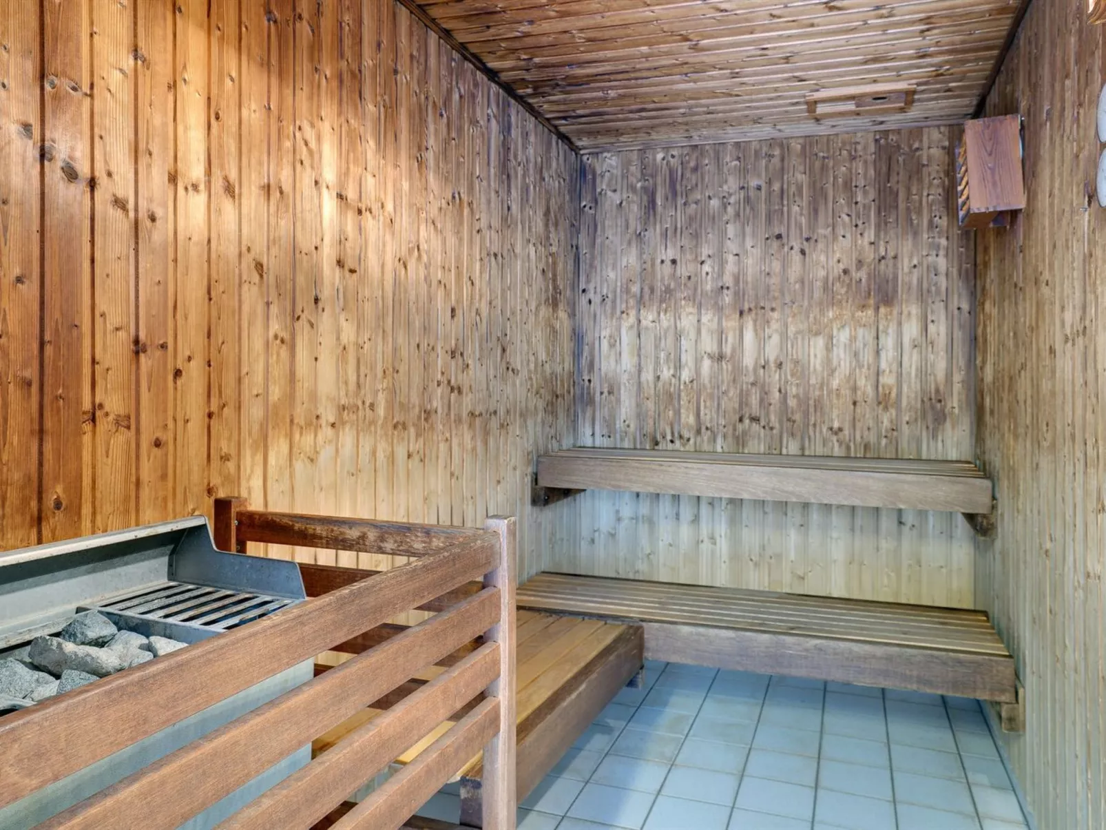 "Niilo" - 1.7km from the sea-Binnen