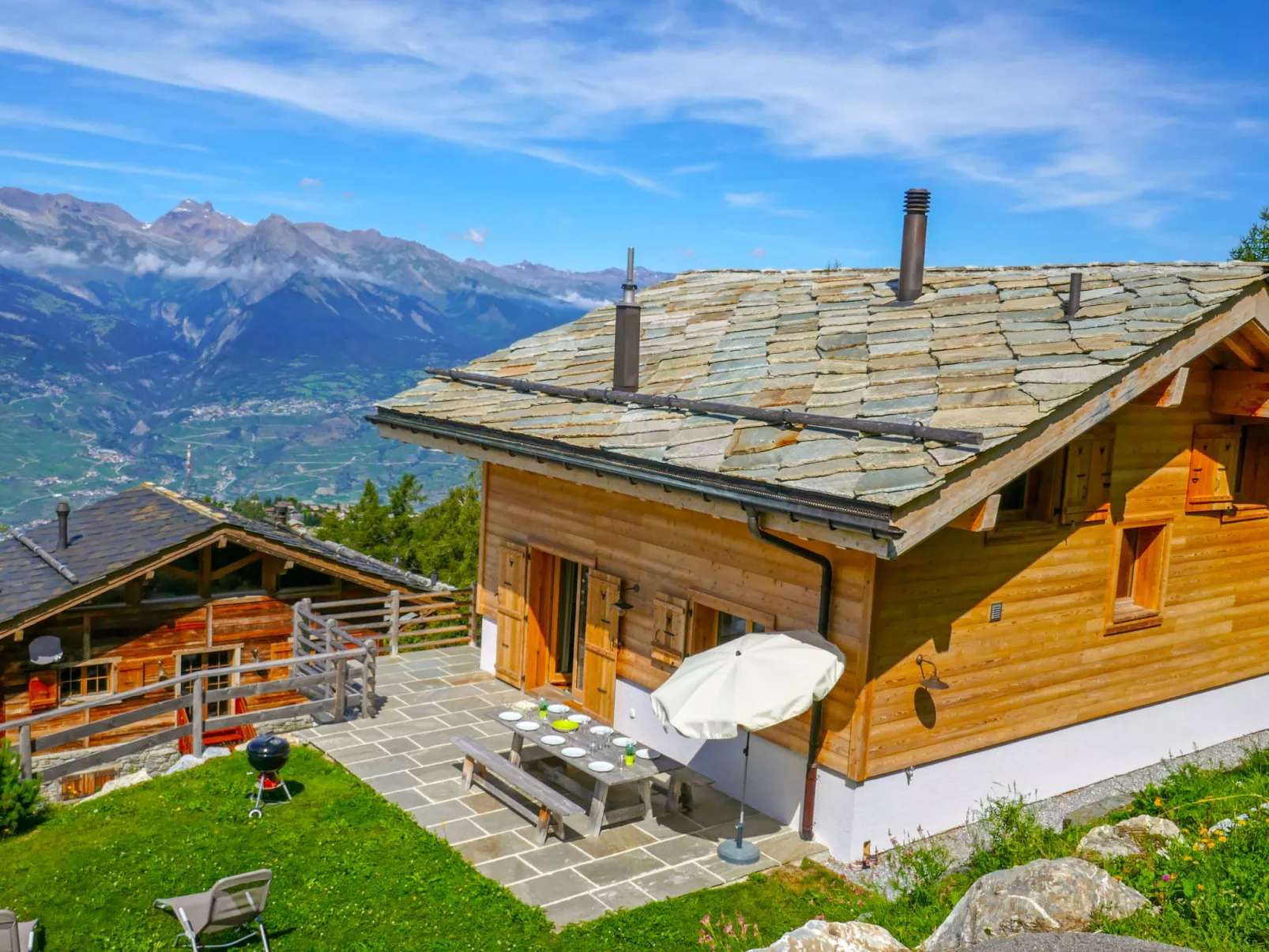 Chalet Jadi-Buiten