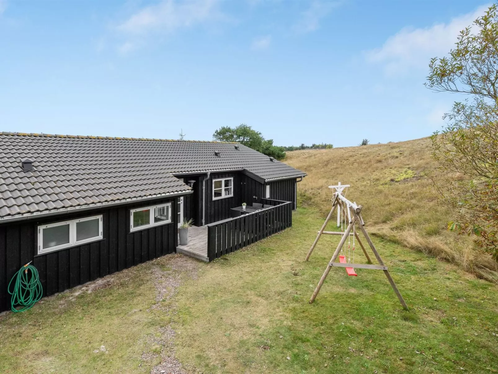 "Danko" - 1.5km from the sea-Buiten