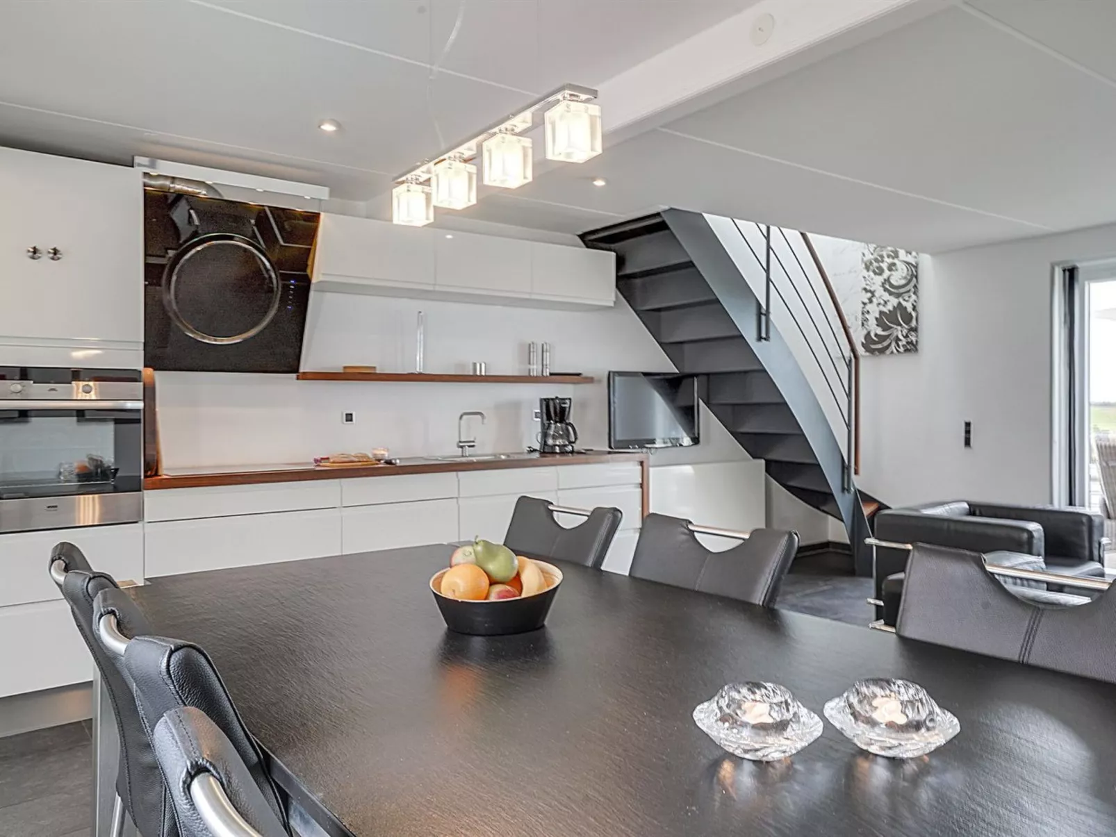 "Hugo" - 2.5km from the sea-Binnen