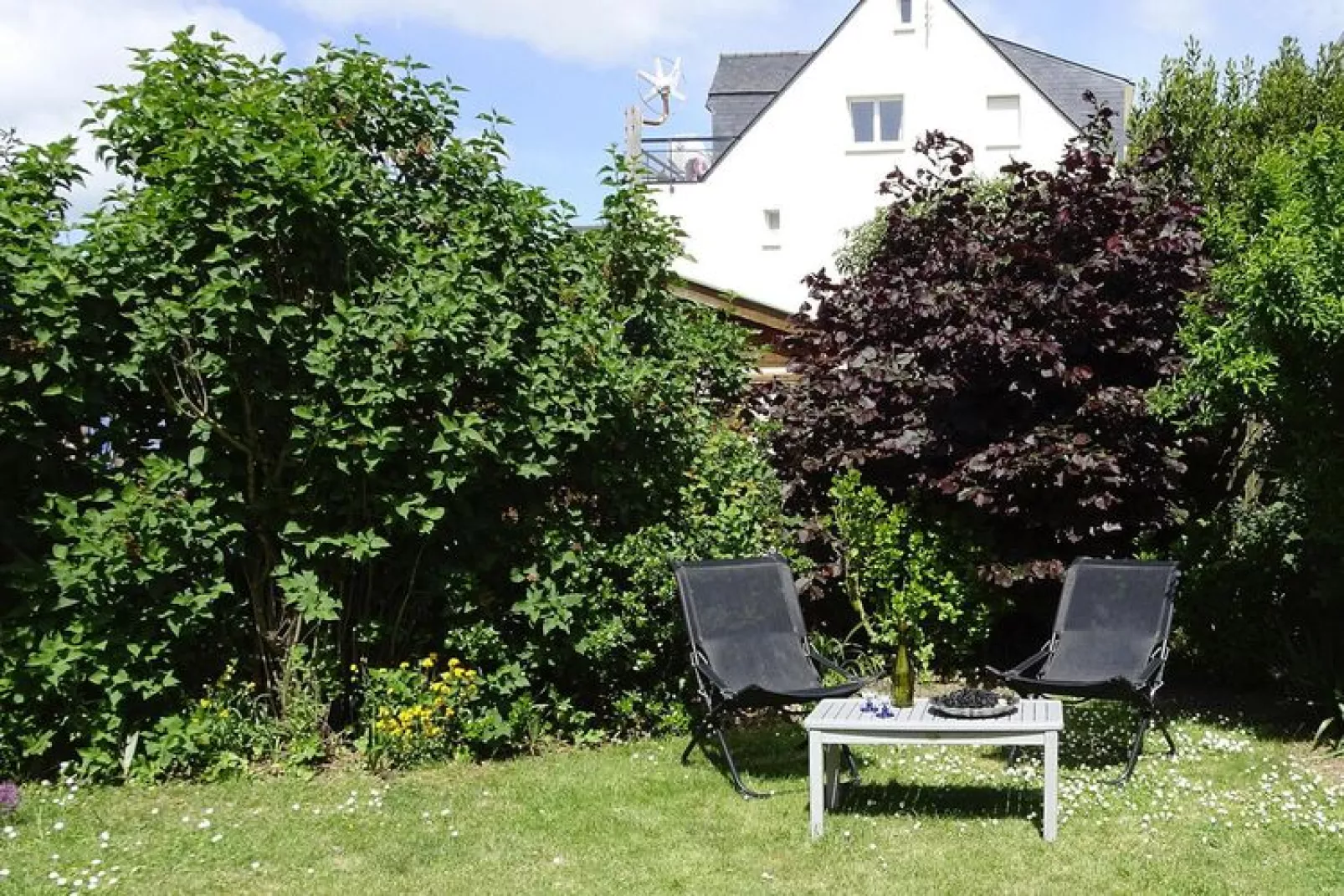 Semi-detached house Damgan-Penerf-Tuinen zomer