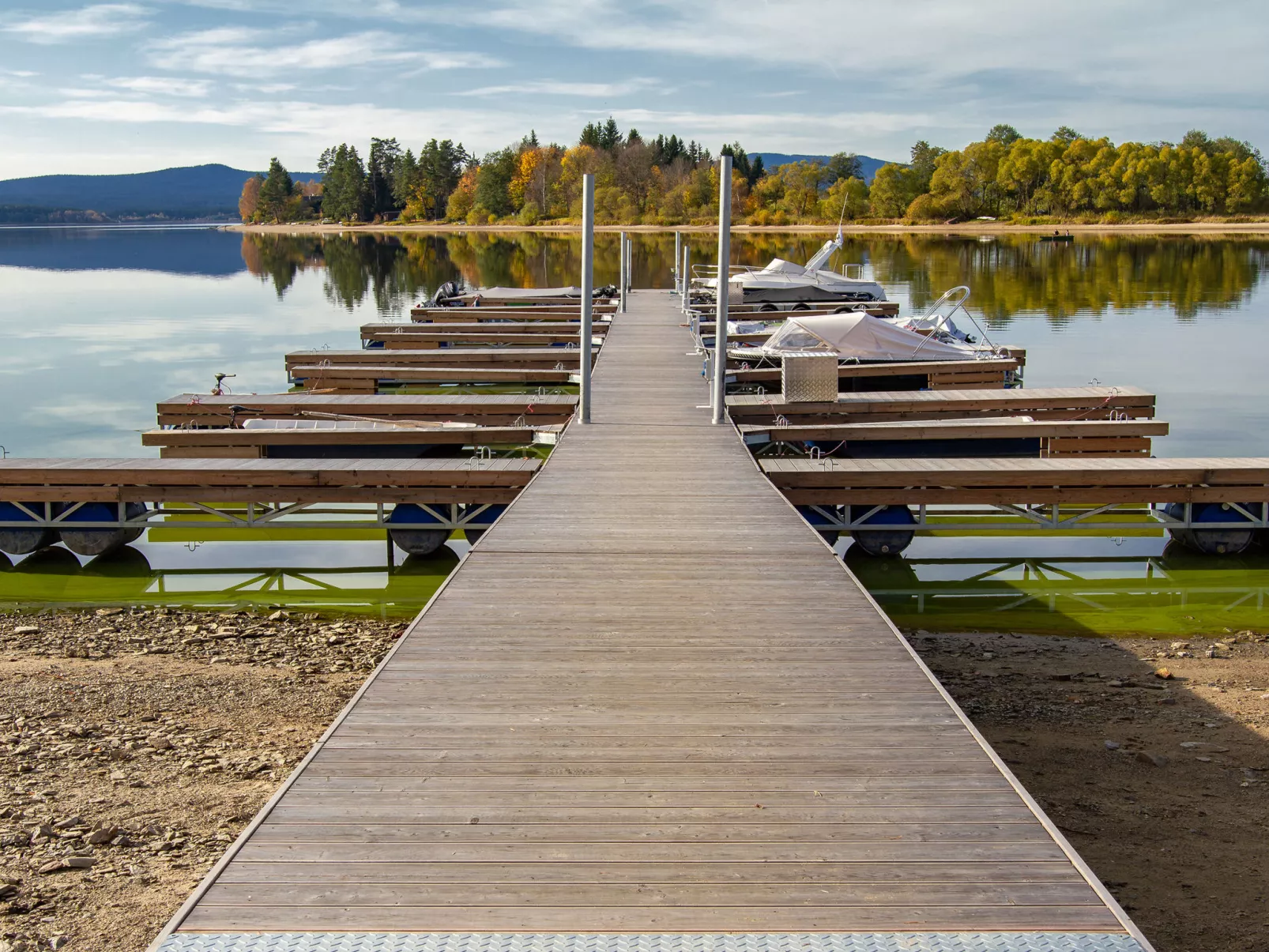 Lakeside Village 1-Buiten