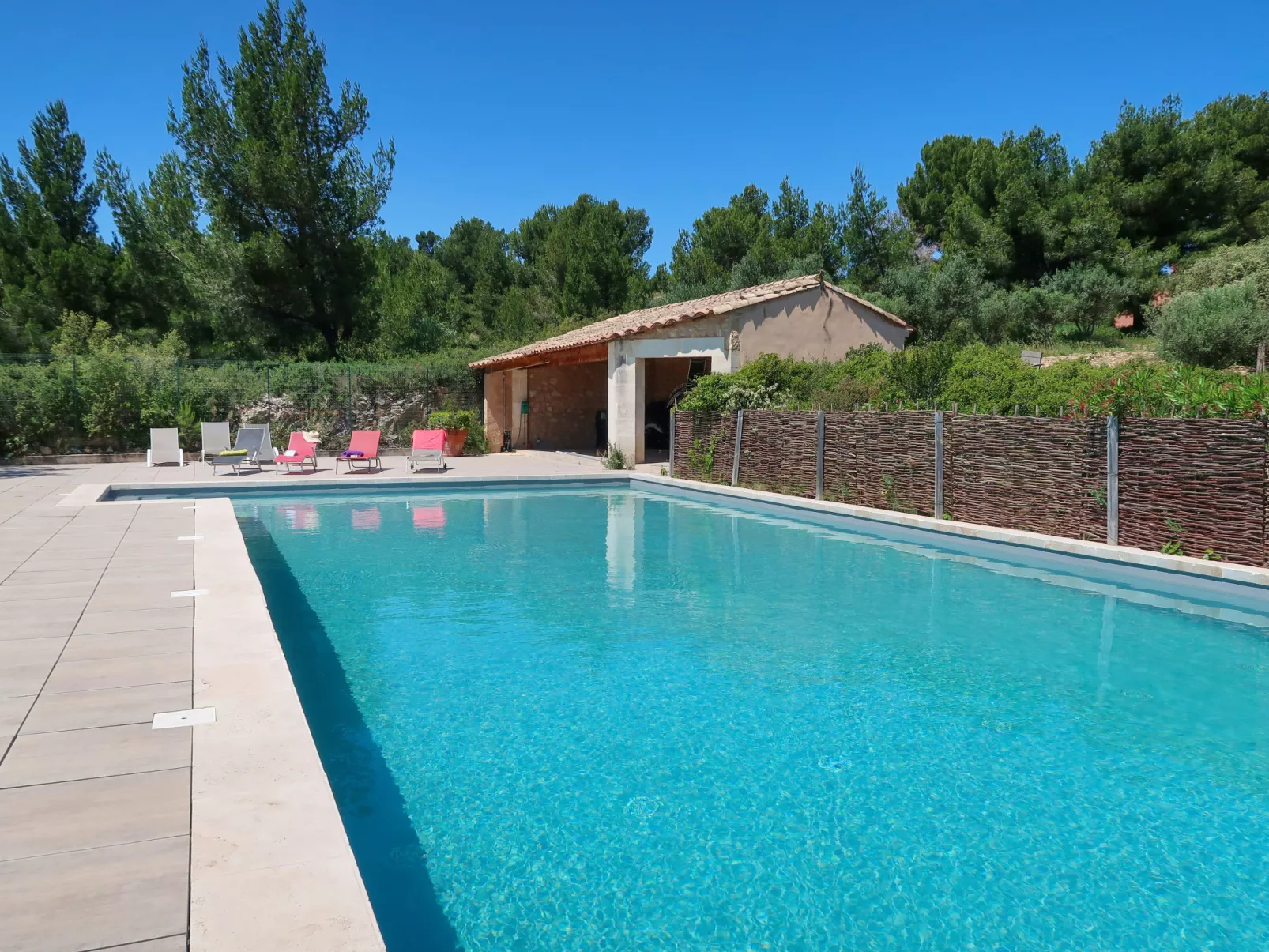 Les Garrigues de la Vallée des Baux-Buiten
