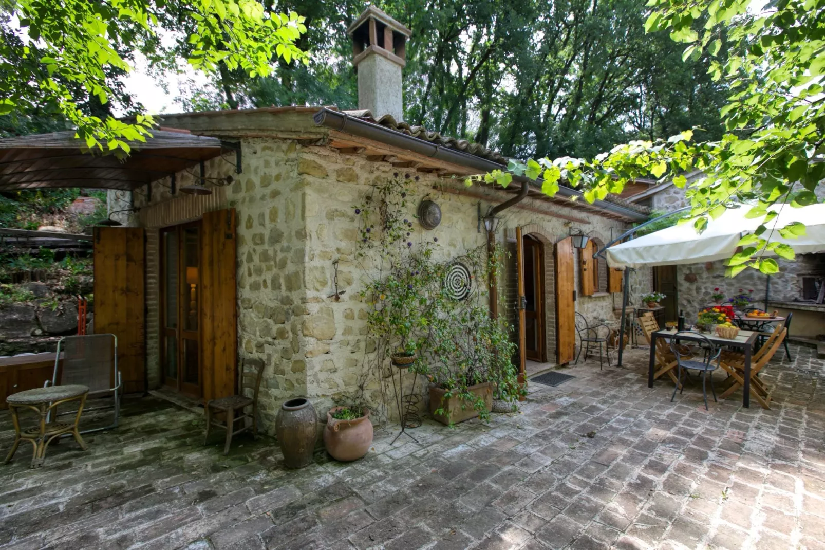 Villa Giuli-Buitenkant zomer