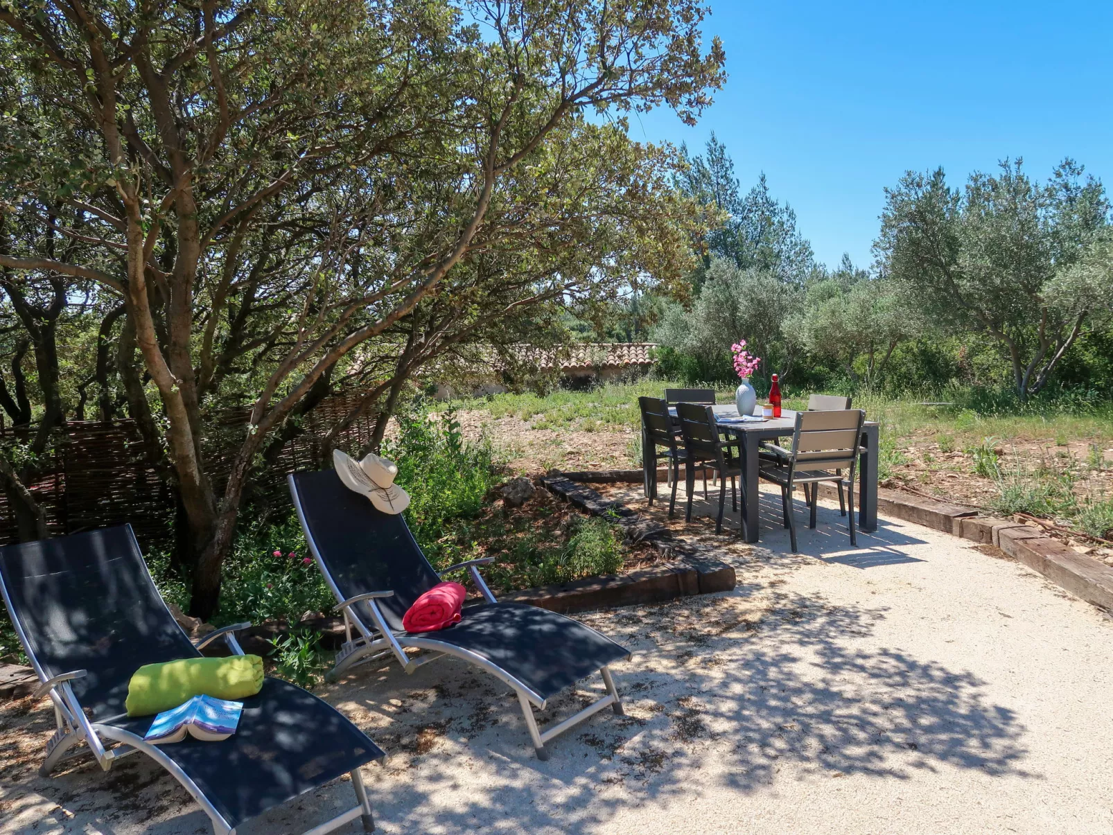Les Garrigues de la Vallée des Baux-Buiten