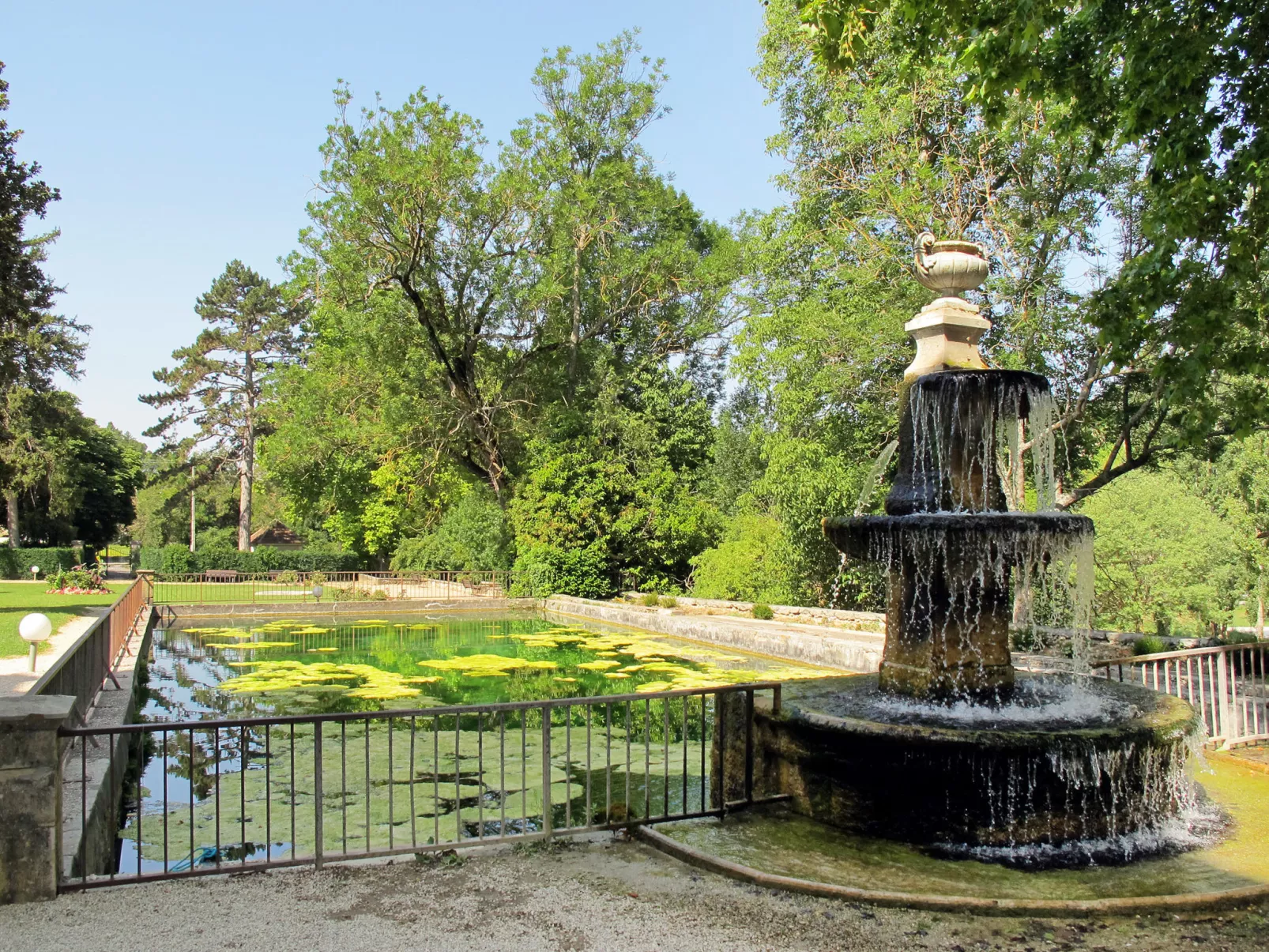 Domaine de Château Laval (GRX100)-Buiten