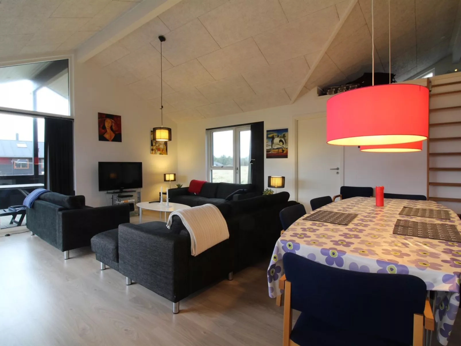 "Fader" - 950m from the sea-Binnen