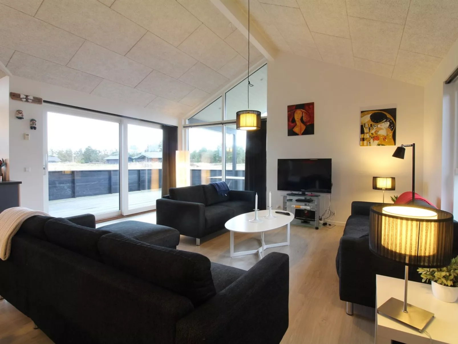 "Fader" - 950m from the sea-Binnen