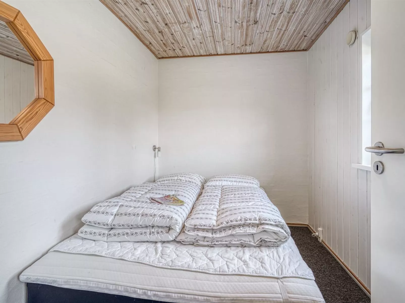 "Iliana" - 1km from the sea-Binnen