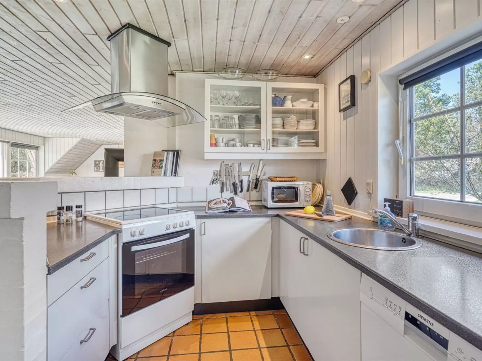 "Iliana" - 1km from the sea-Binnen
