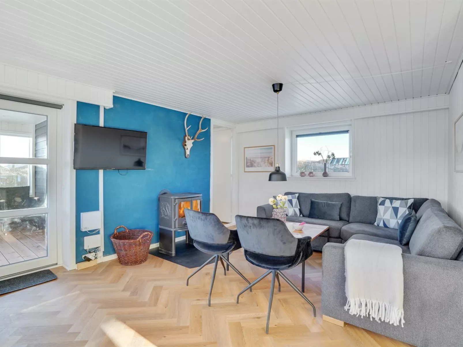 "Hillevi" - 200m from the sea-Binnen