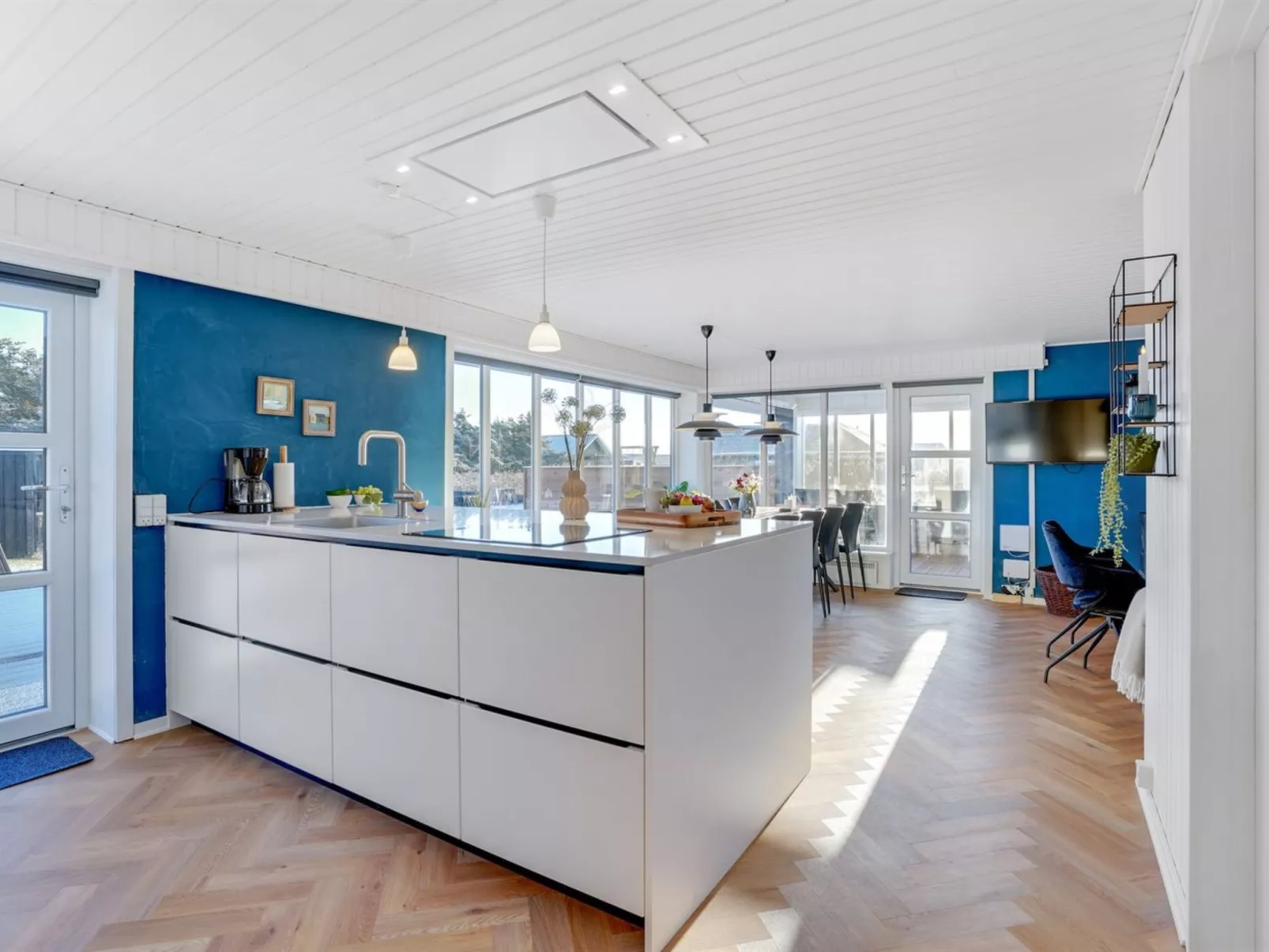 "Hillevi" - 200m from the sea-Binnen