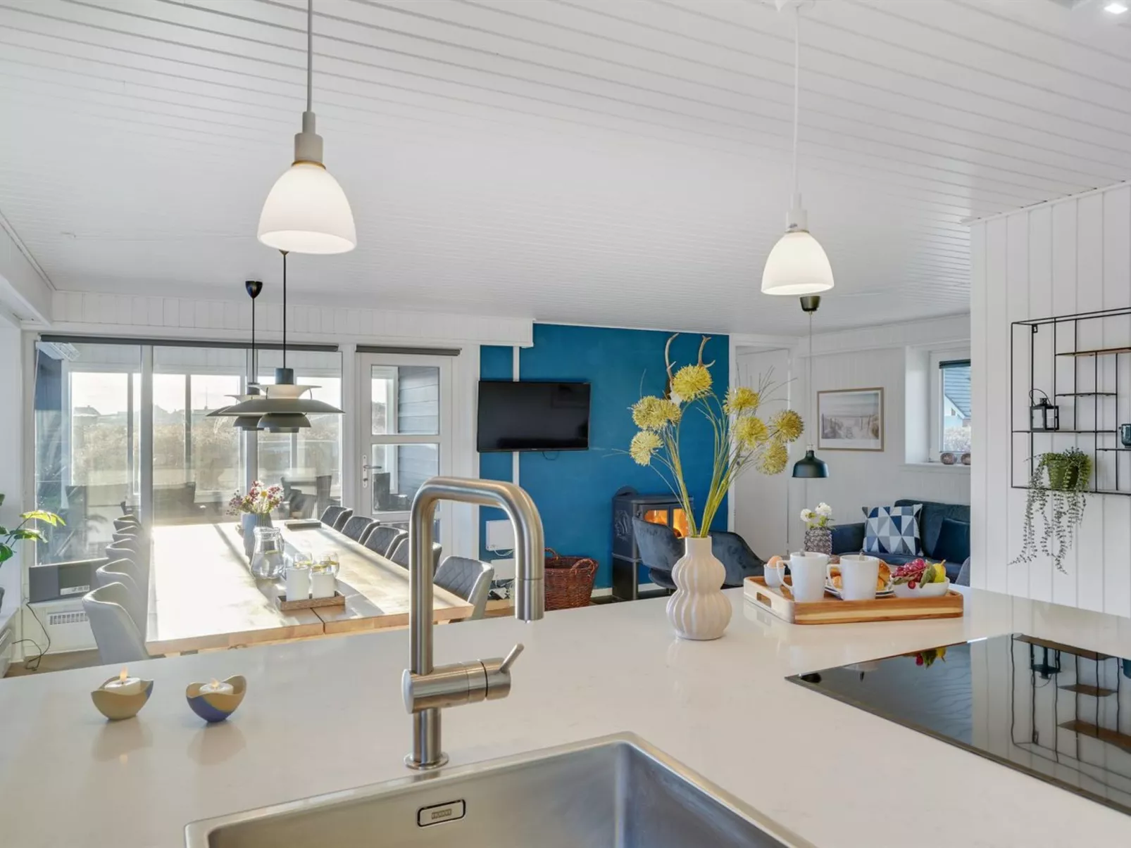"Hillevi" - 200m from the sea-Binnen
