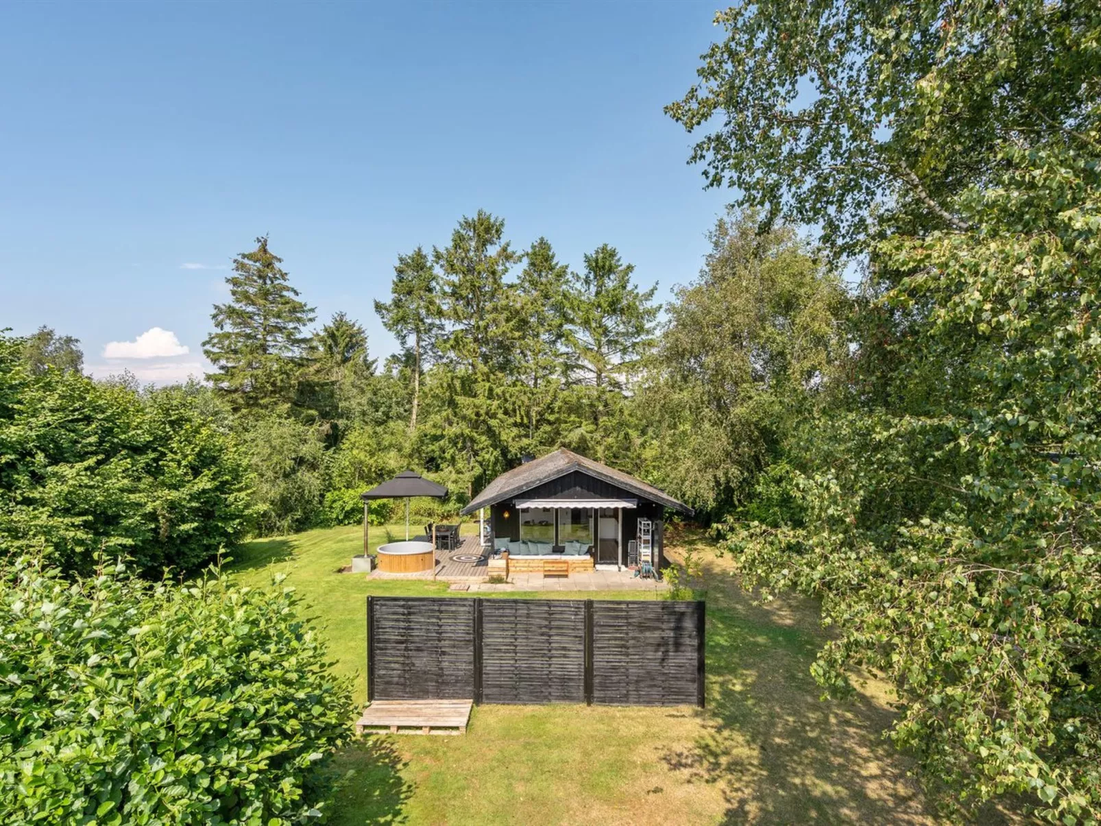 "Edny" - 210m from the sea-Buiten