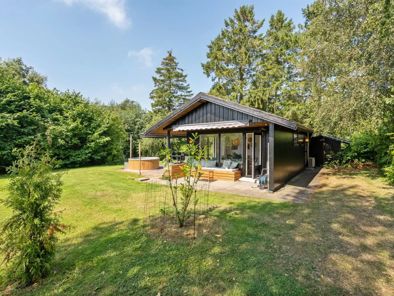 "Edny" - 210m from the sea-Buiten