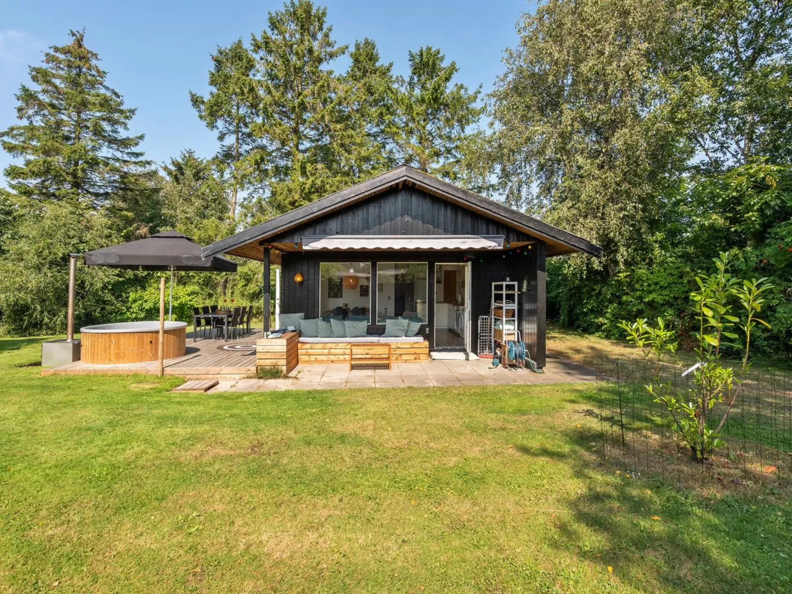 "Edny" - 210m from the sea-Buiten