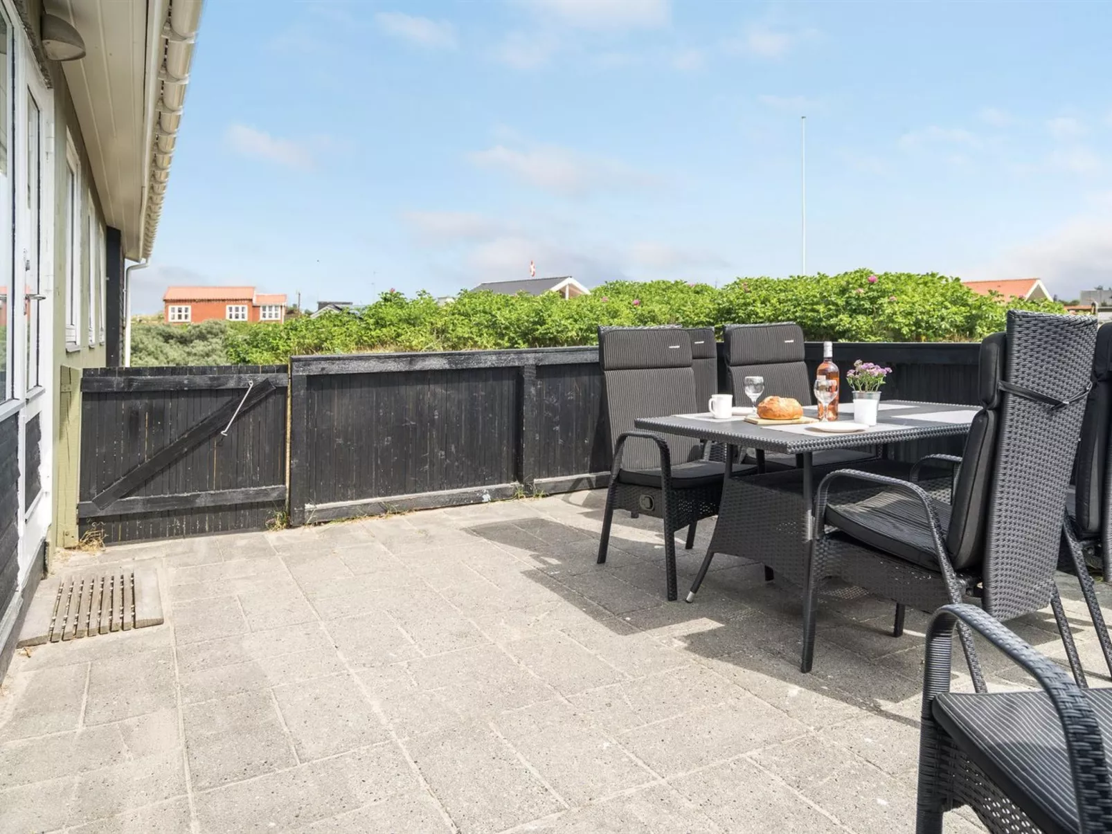 "Kris" - 200m from the sea-Buiten