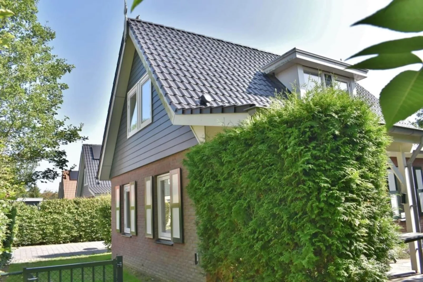 Zuidweg 18 Park Viletta 28-Buitenkant zomer