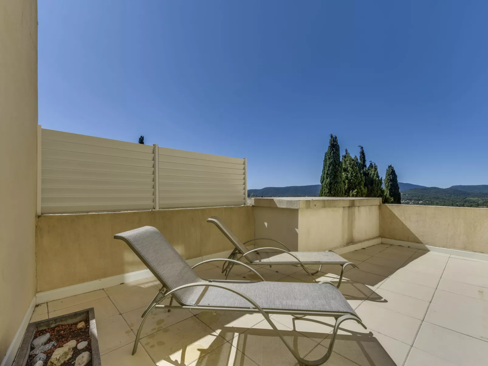Les Terrasses de Grimaud-Buiten