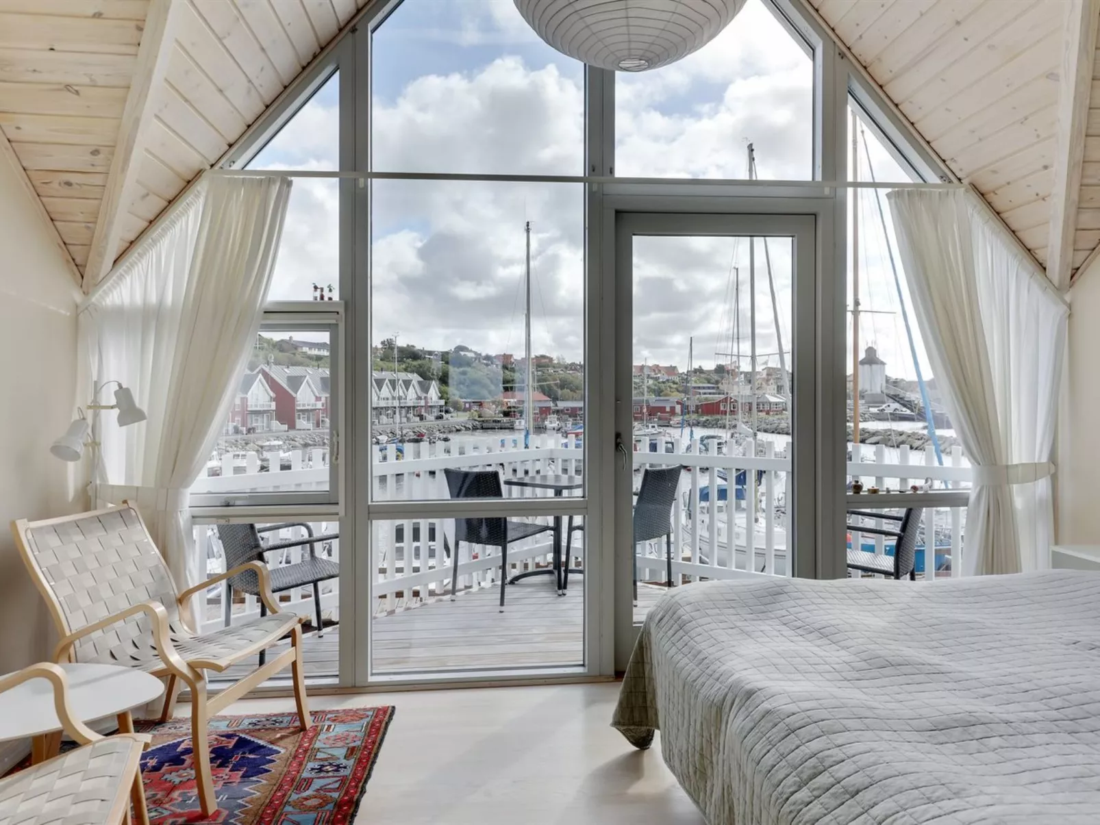 "Liisa" - 10m from the sea-Binnen