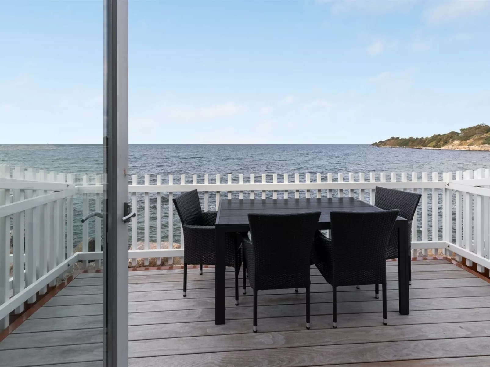 "Liisa" - 10m from the sea-Binnen