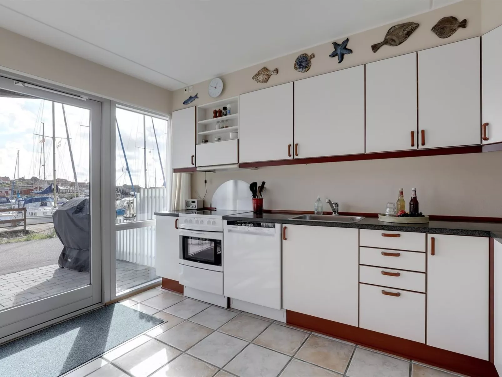 "Liisa" - 10m from the sea-Binnen