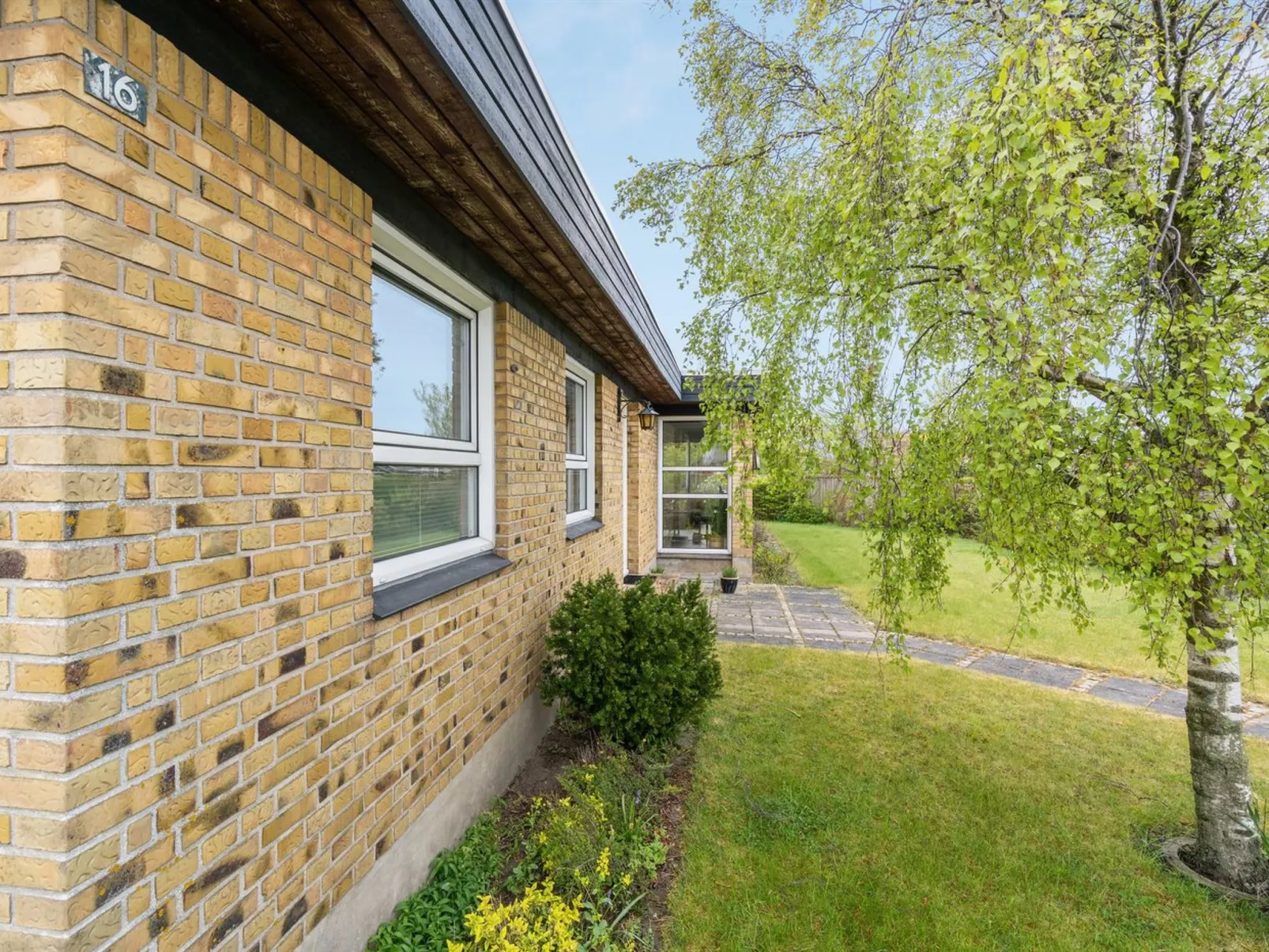 "Villum" - 700m from the sea-Buiten