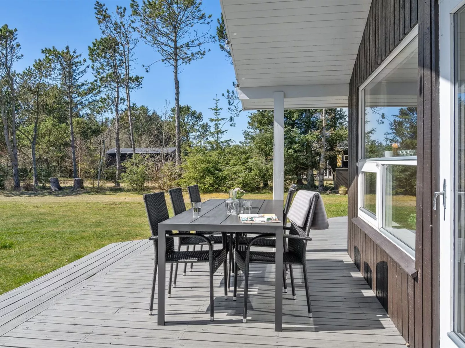 "Akka" - 2km from the sea-Binnen