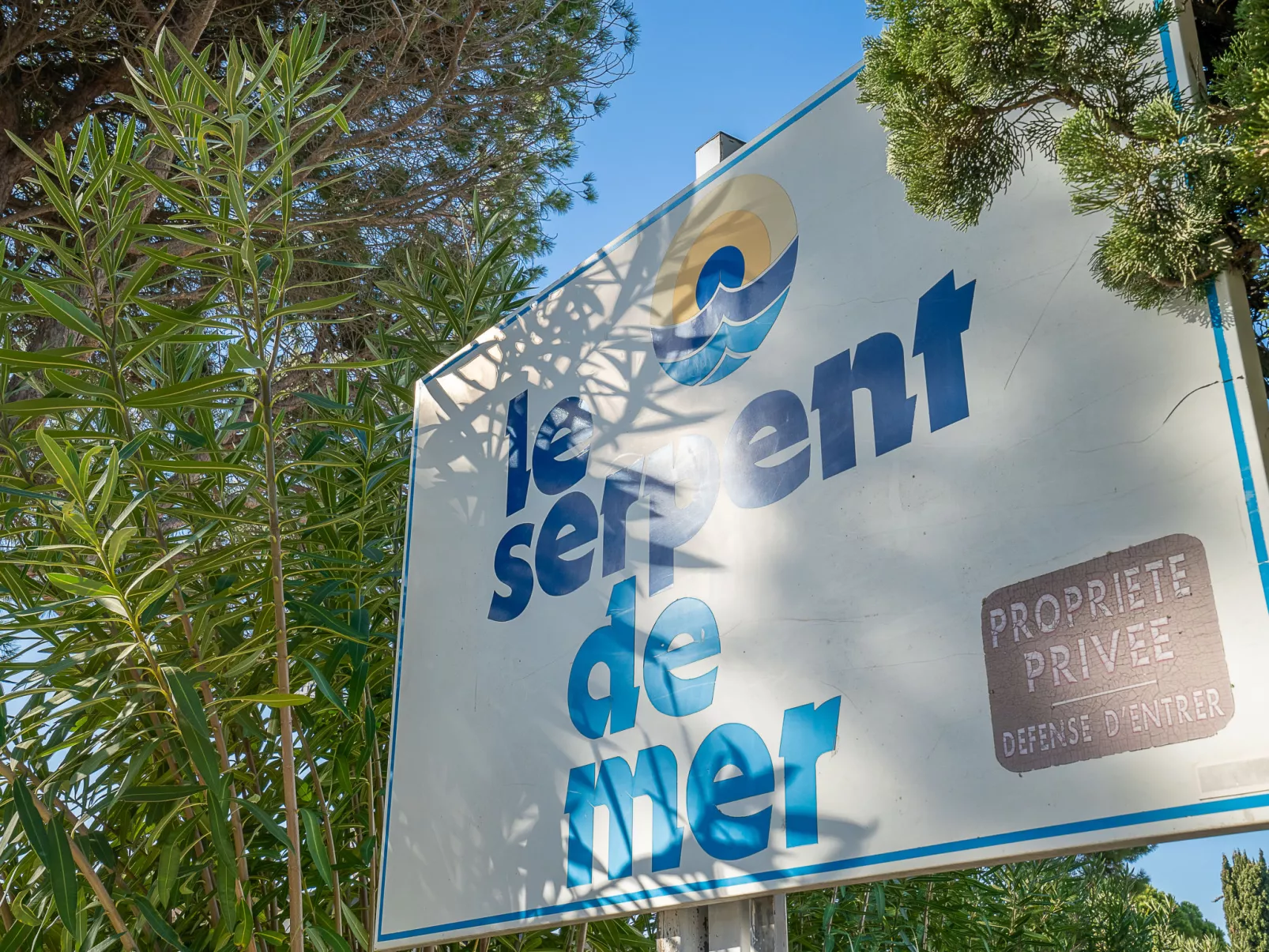 Le Serpent de Mer-Buiten