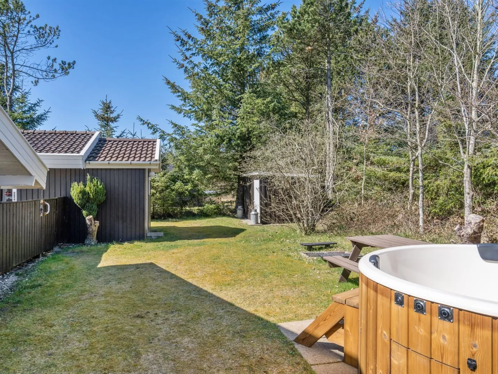 "Akka" - 2km from the sea-Buiten