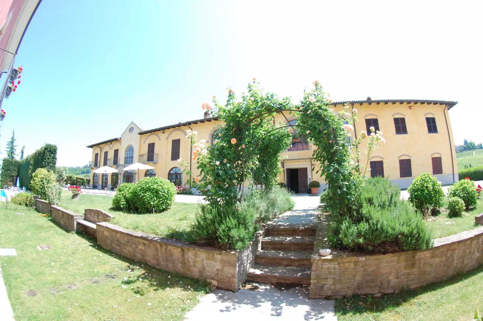 Nizza Bilo Sedici Diciotto-Buitenkant zomer