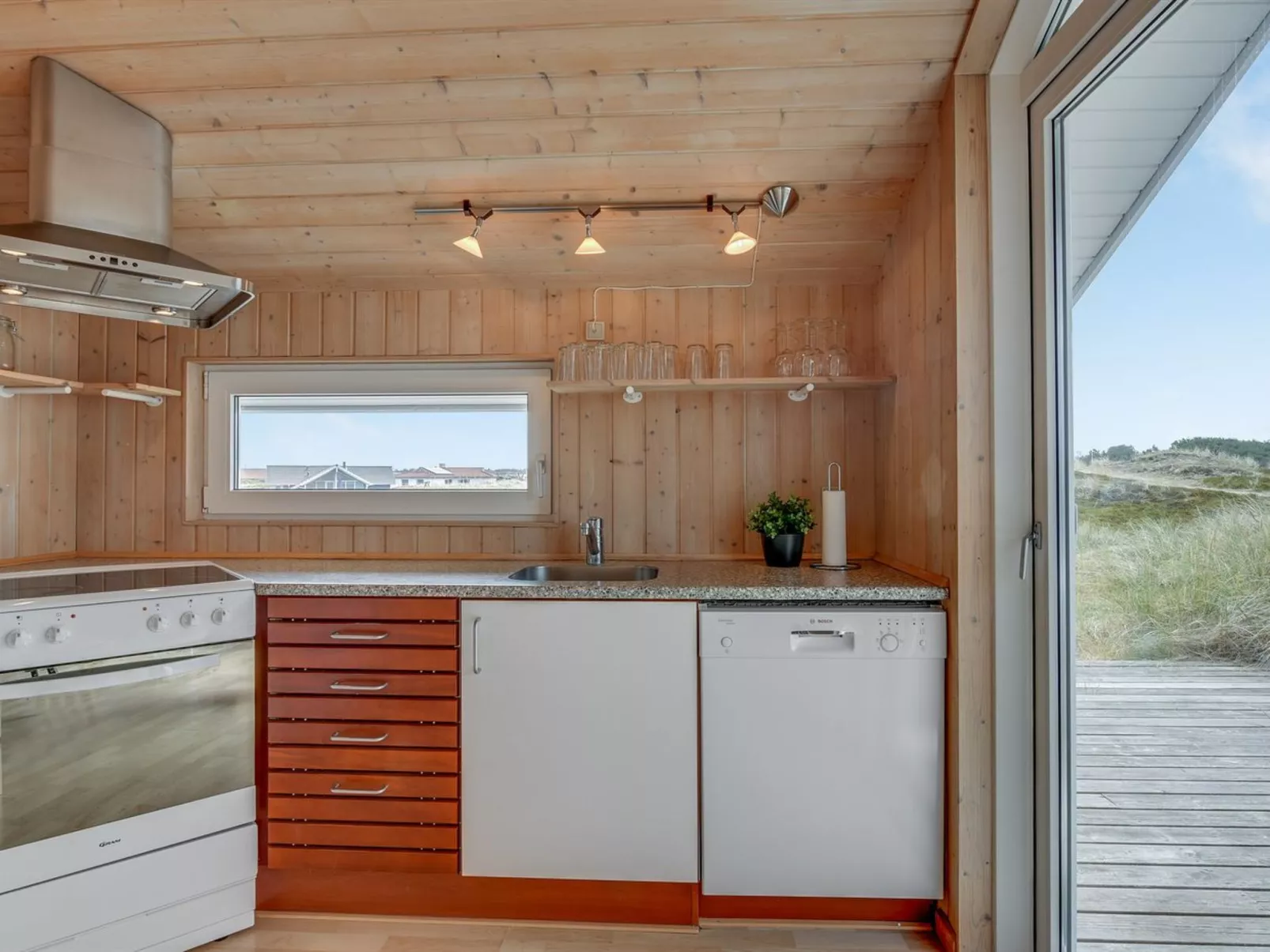 "Seved" - all inclusive - 500m from the sea-Binnen