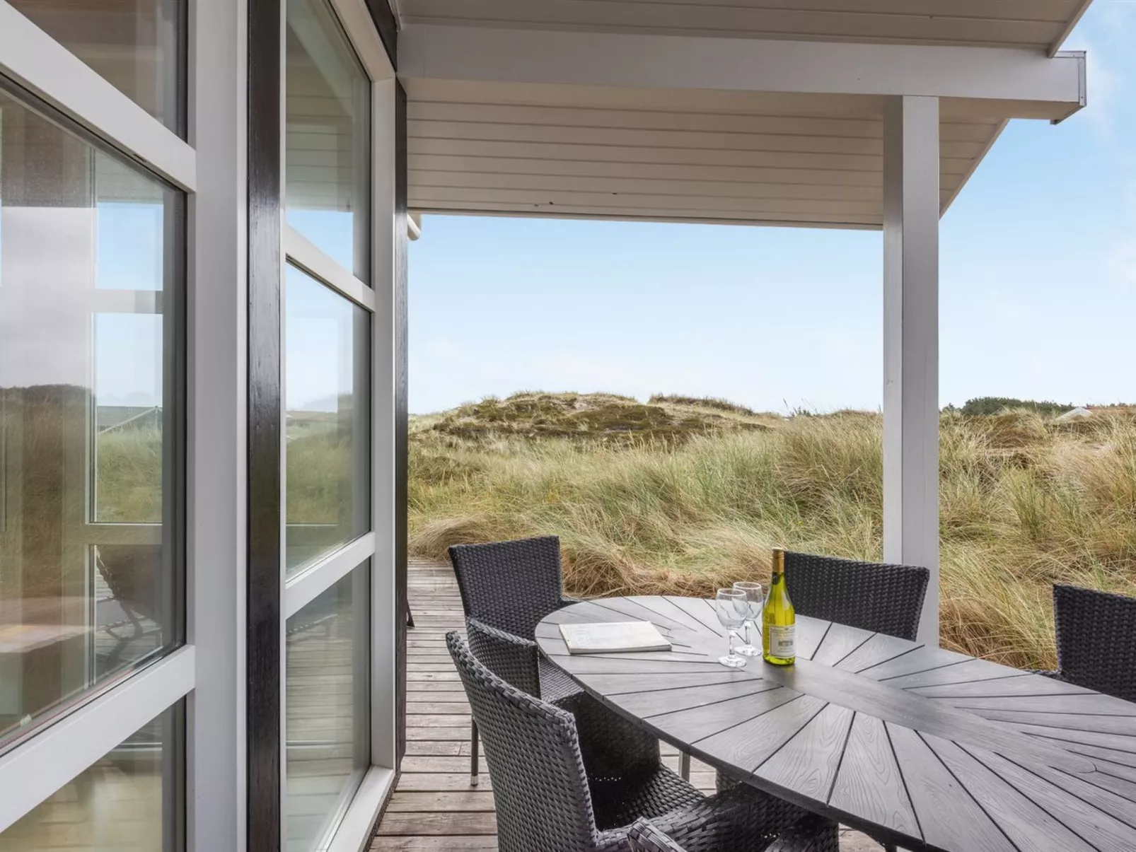 "Seved" - all inclusive - 500m from the sea-Buiten