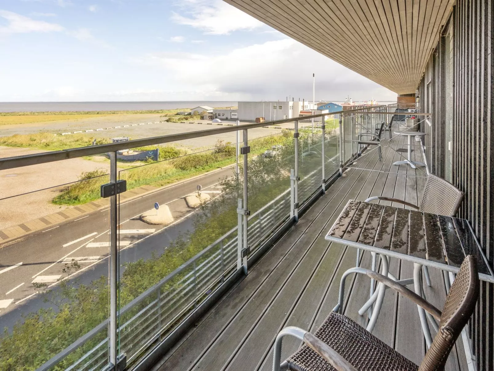 "Theis" - 100m from the sea-Binnen