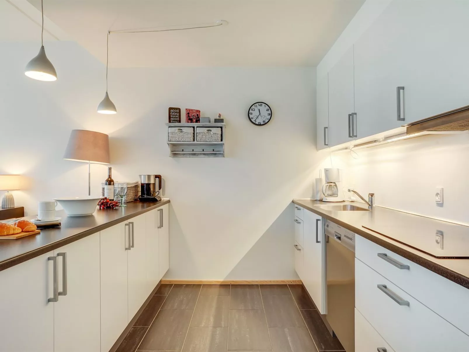 "Theis" - 100m from the sea-Binnen