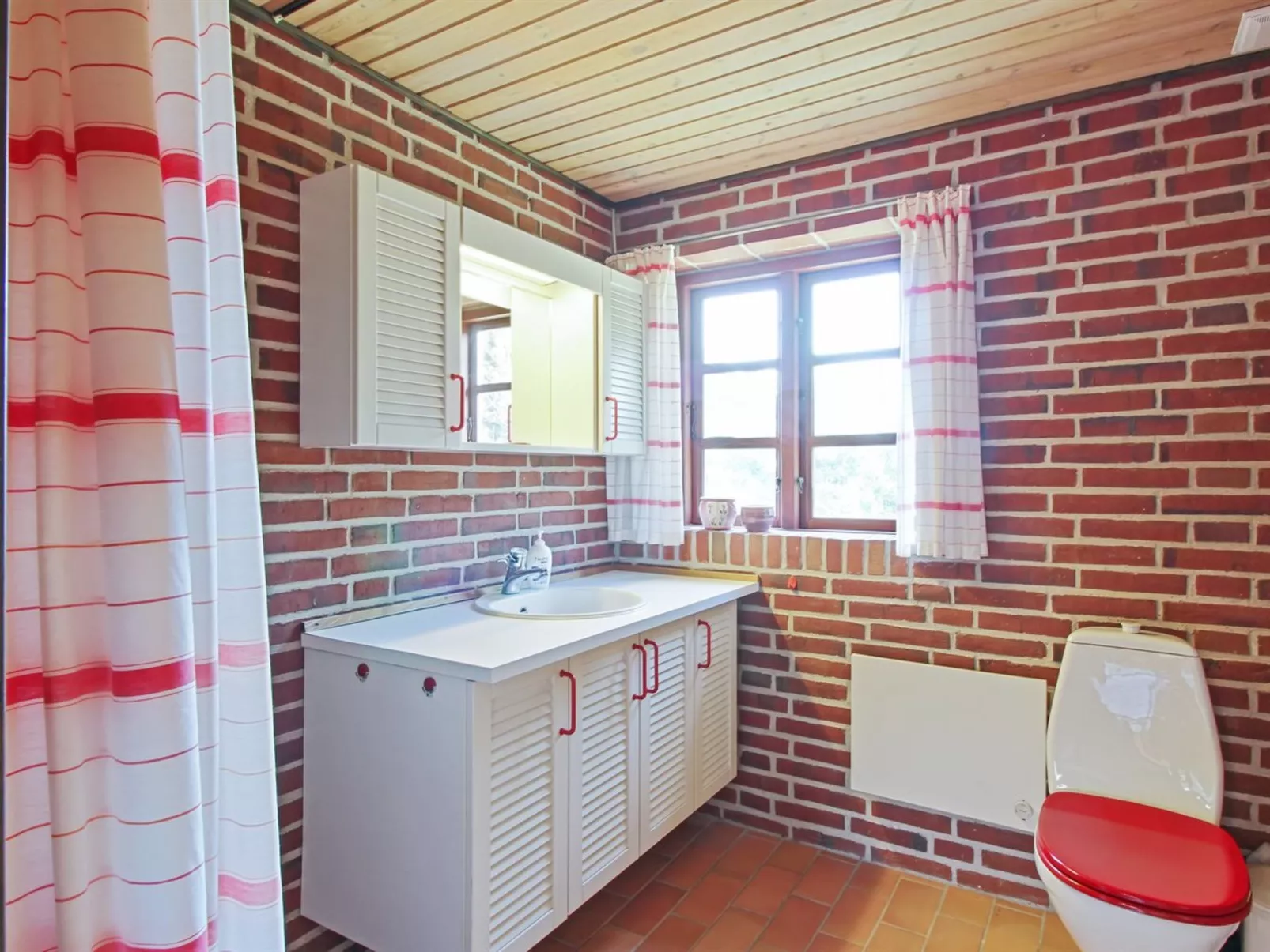 "Feline" - all inclusive - 300m from the sea-Binnen