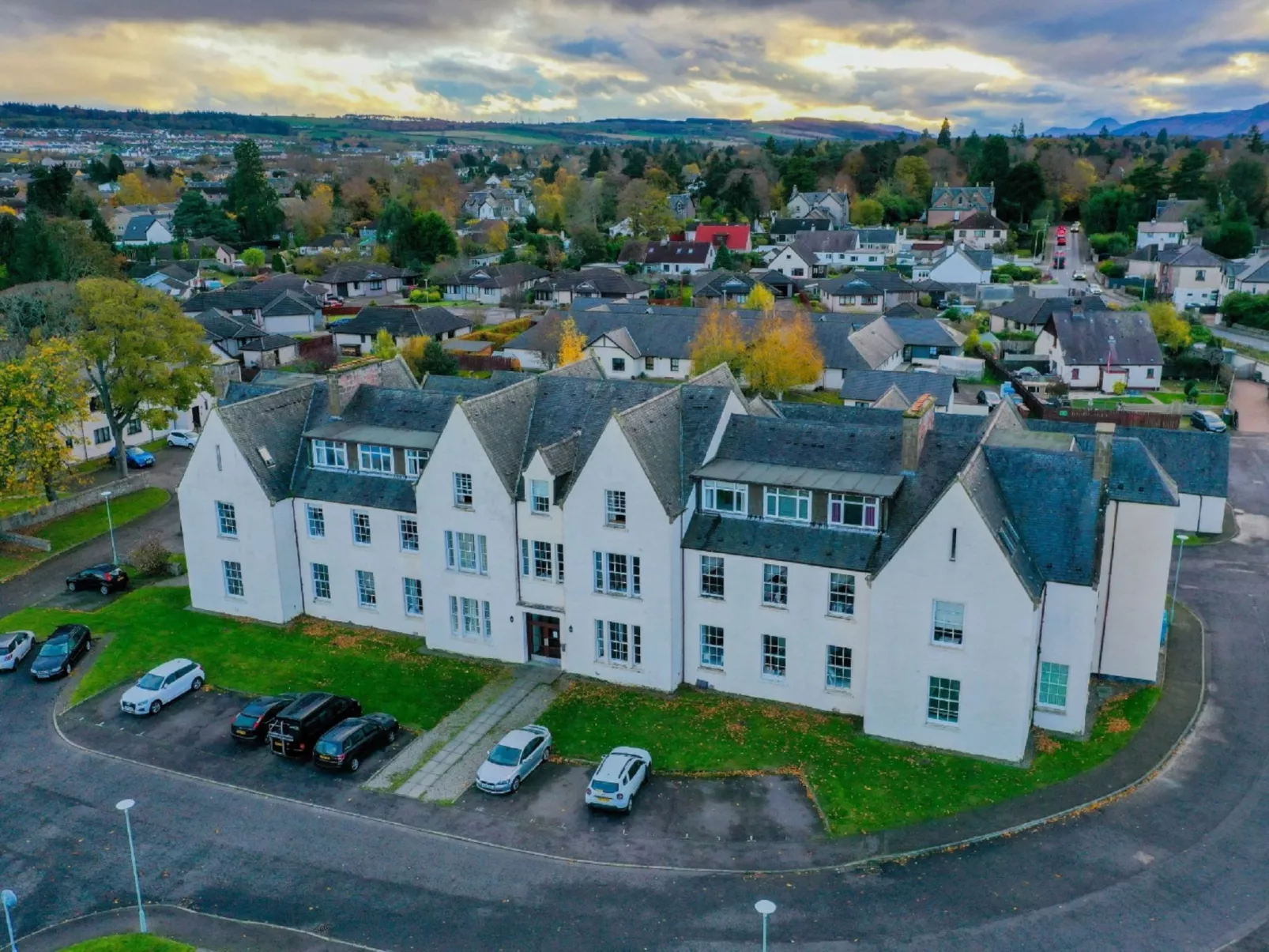 Old Edinburgh Court-Buiten