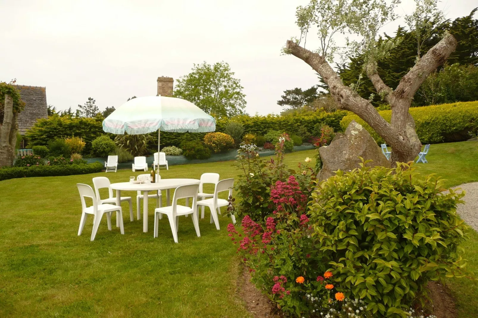 Ferienhaus in Strandnähe Guissény-Tuinen zomer