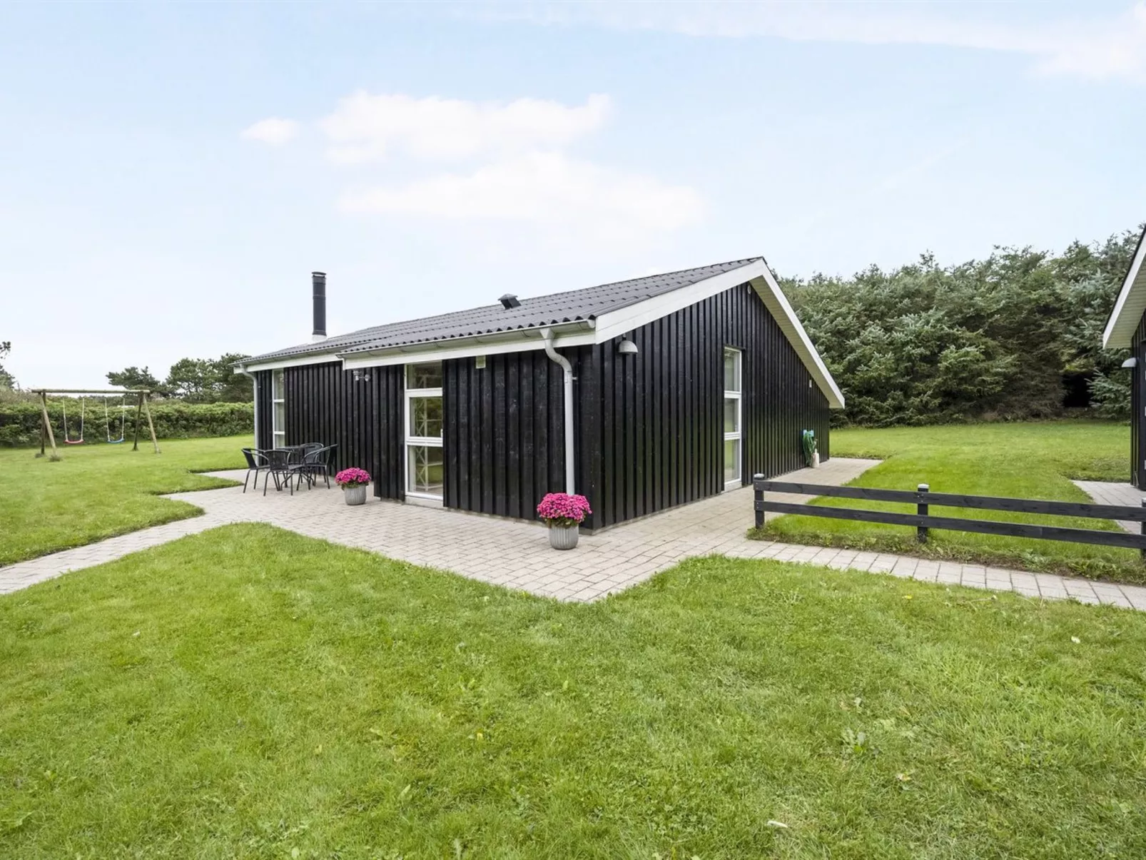 "Into" - 400m from the sea-Buiten