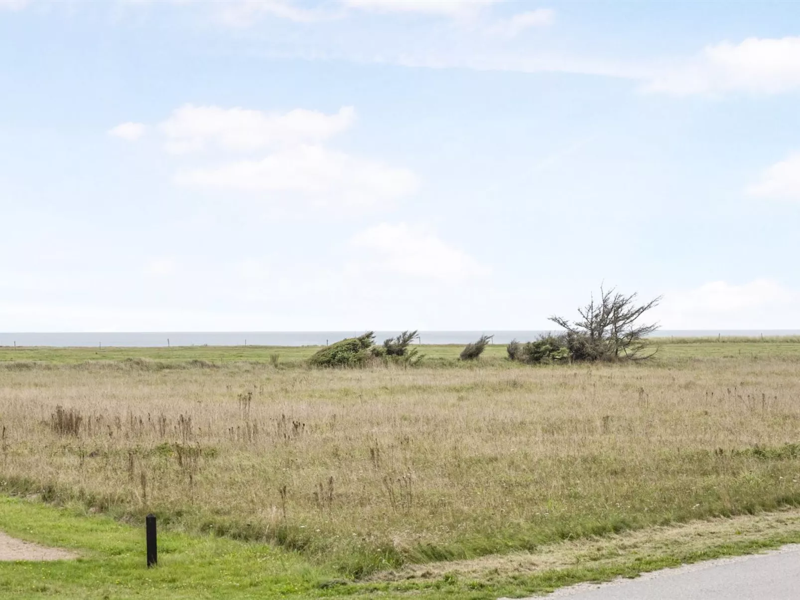 "Into" - 400m from the sea-Buiten