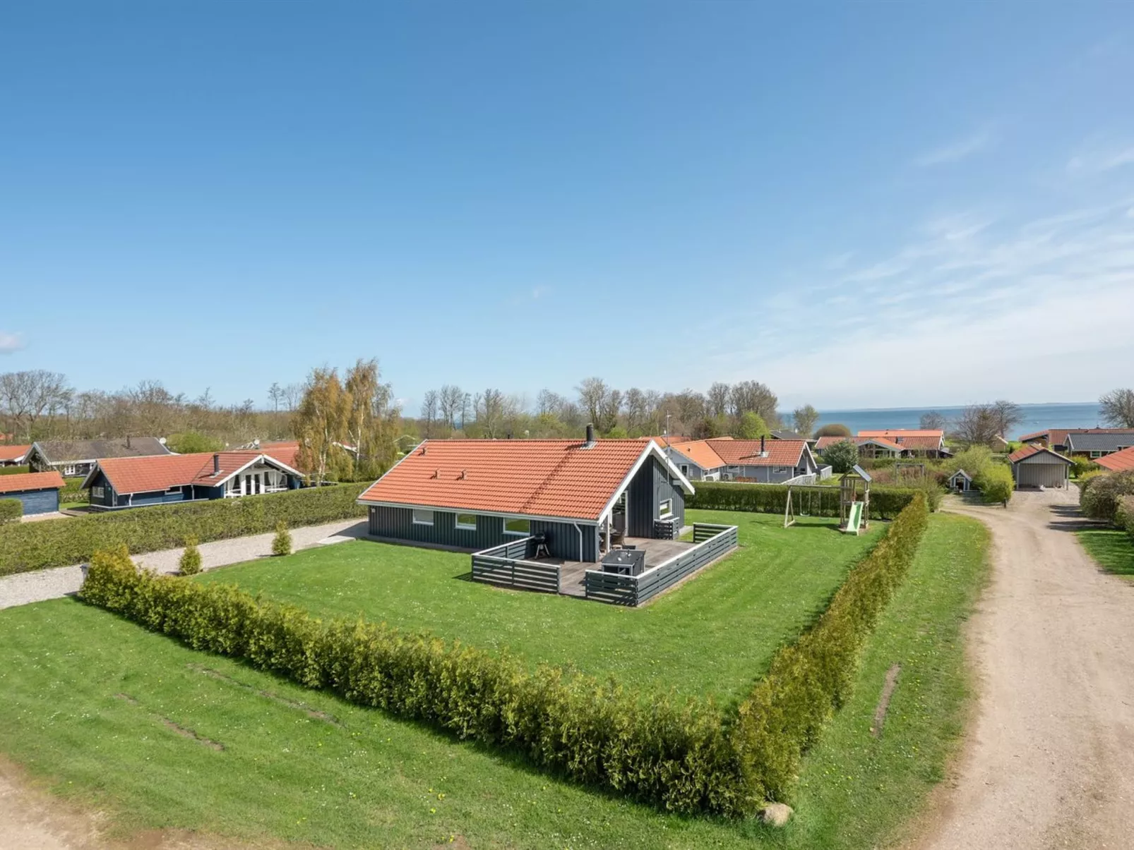 "Haraldine" - 250m from the sea-Buiten