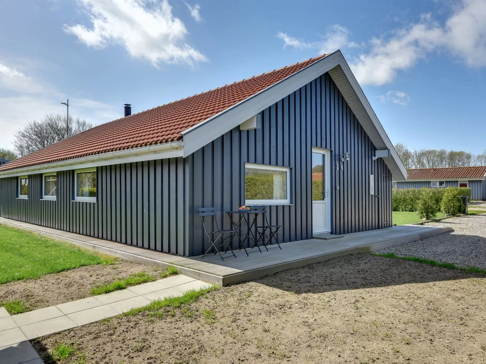 "Haraldine" - 250m from the sea-Buiten