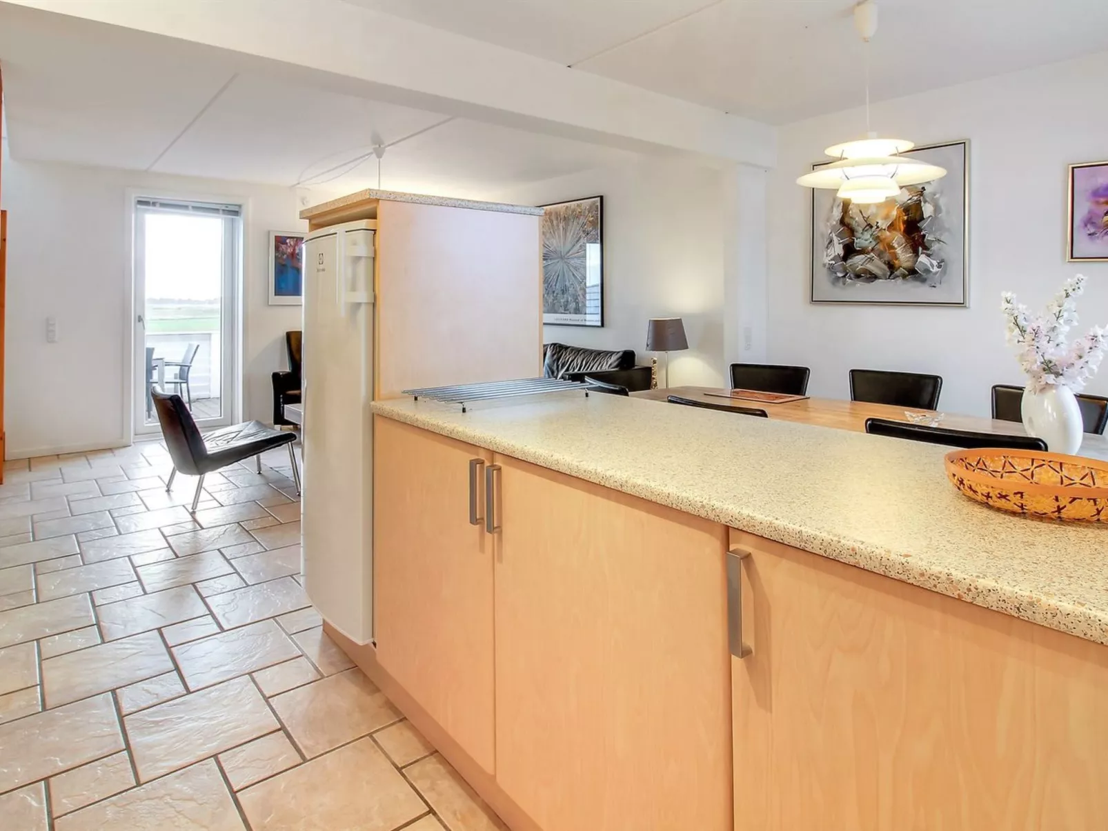 "Sakari" - 300m from the sea-Binnen